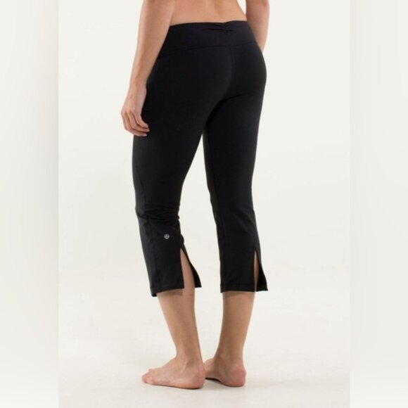 Lululemon Gather & Crow Crop US8 - Picture 7 of 9